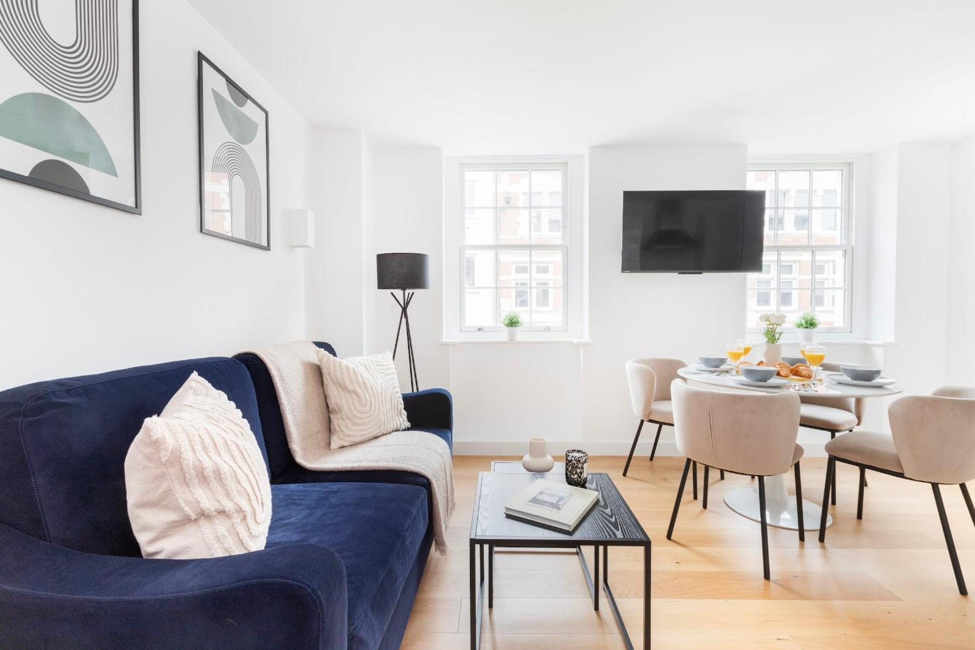 Fitzrovia With Balcony - Cityapartmentstay Londra Dış mekan fotoğraf