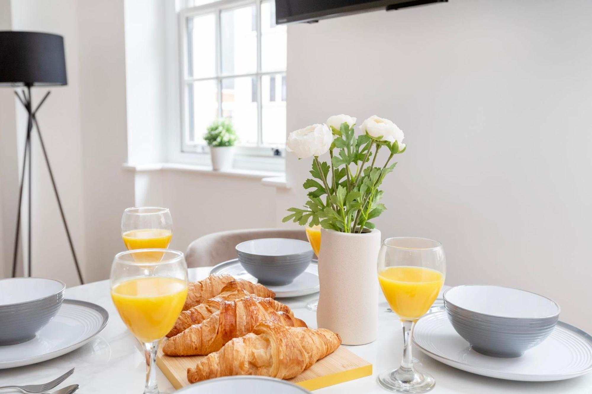 Fitzrovia With Balcony - Cityapartmentstay Londra Dış mekan fotoğraf