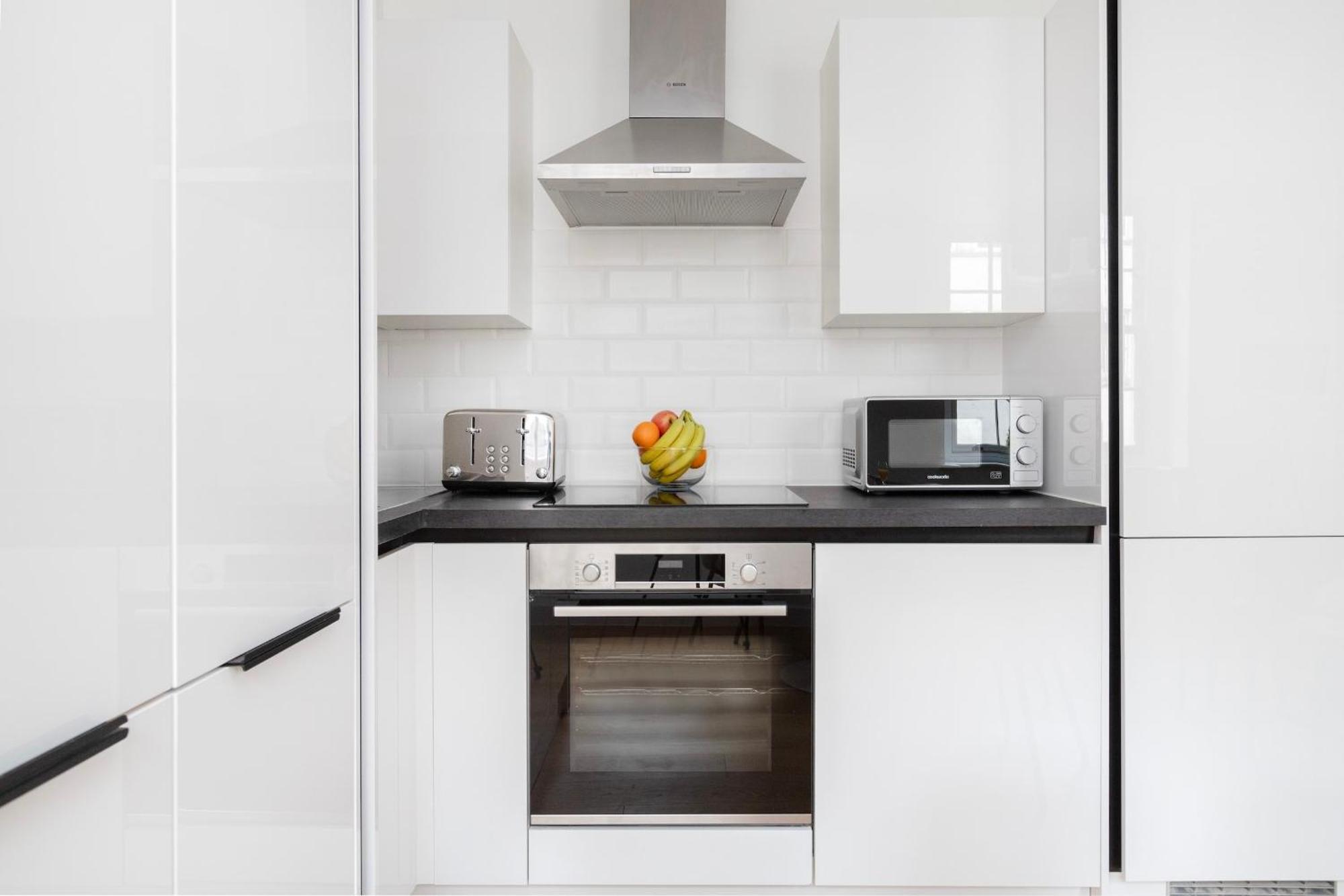 Fitzrovia With Balcony - Cityapartmentstay Londra Dış mekan fotoğraf