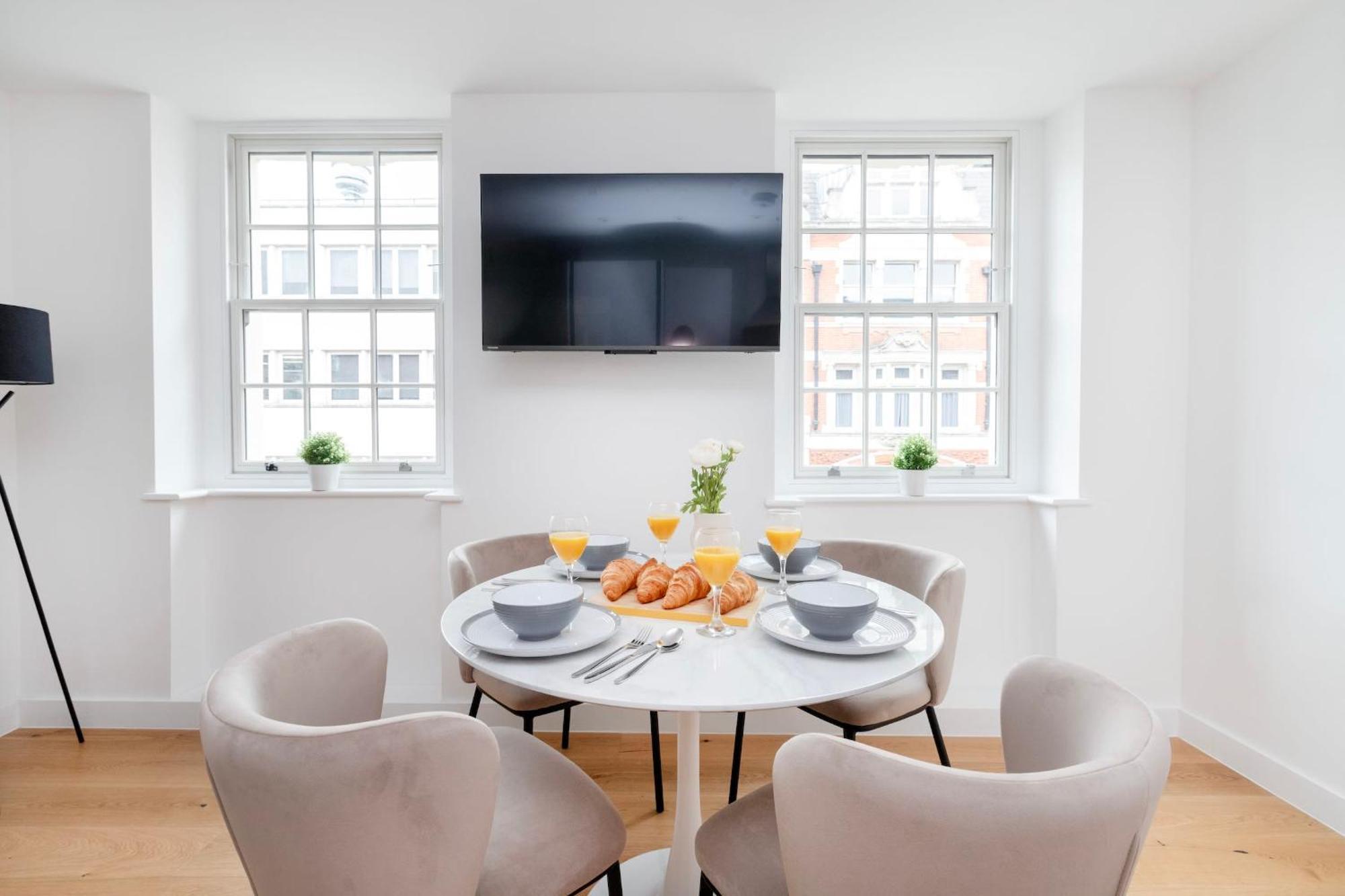 Fitzrovia With Balcony - Cityapartmentstay Londra Dış mekan fotoğraf