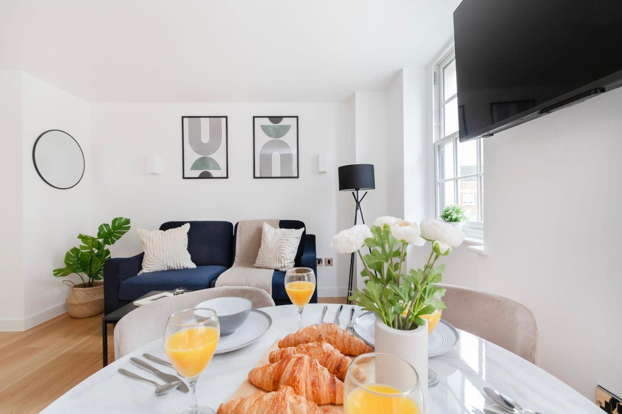 Fitzrovia With Balcony - Cityapartmentstay Londra Dış mekan fotoğraf